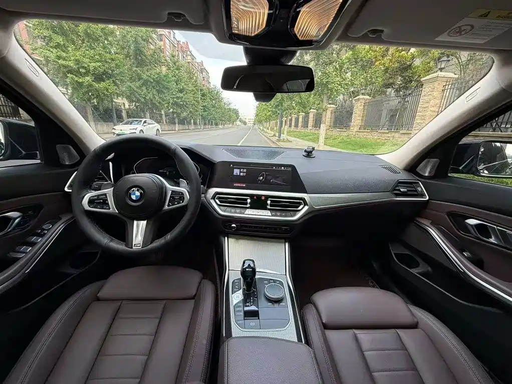 BMW 3 Series 2021 325i M Sport Night Edition фото 11