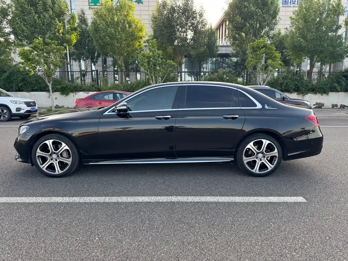 Mercedes-Benz E-Class 2016 E 300 L Fashion Type фото 4