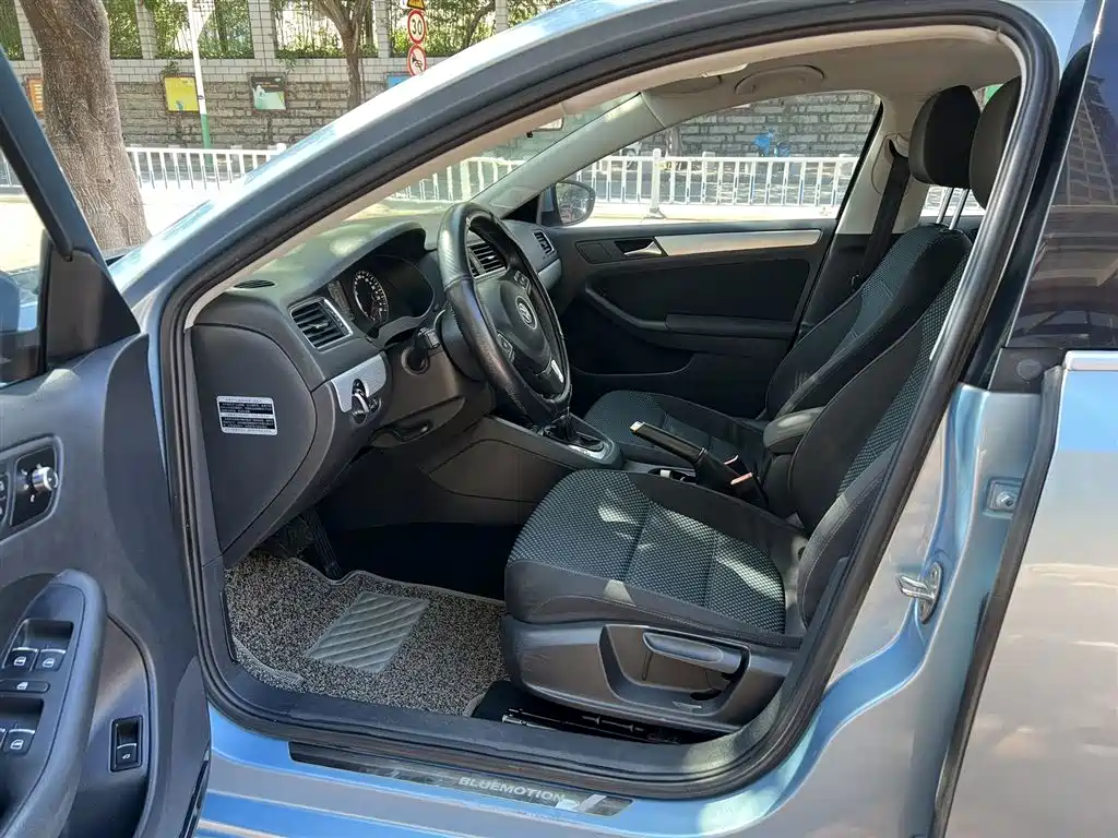 Volkswagen Sagitar 2013 1.4TSI BlueMotion фото 7
