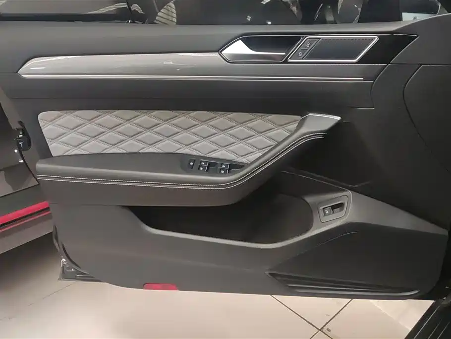 Volkswagen Magotan 2023 2 Million Units Anniversary Edition 330TSI DSG Leading Type фото 7
