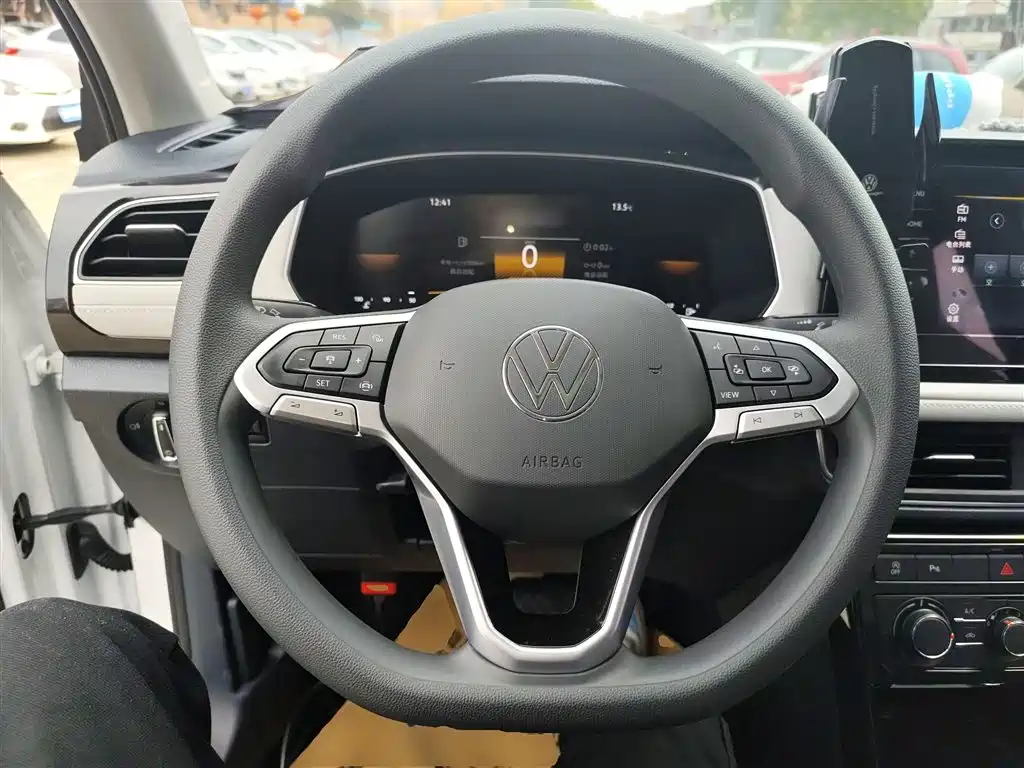 Volkswagen Tharu 2025 Model Rising Star 300TSI Aspiration Edition фото 7