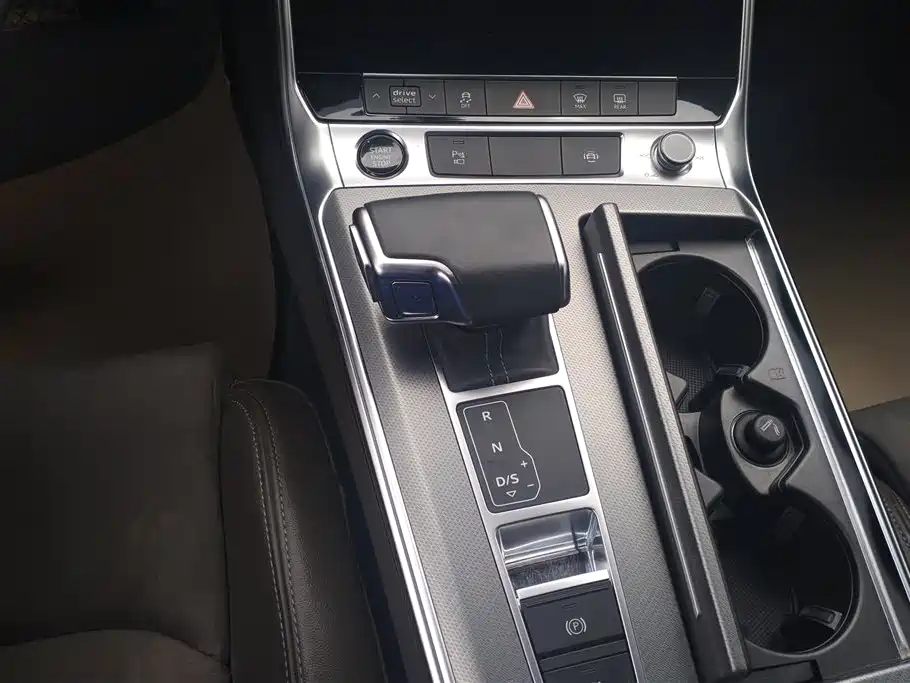 Audi A7L 2024 45TFSI S-line Dream Edition Crystal Package фото 16