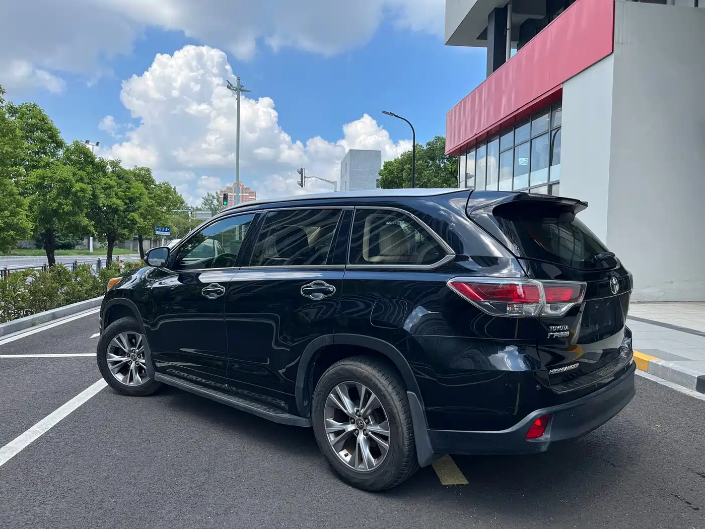 Фото 18 - Toyota Highlander