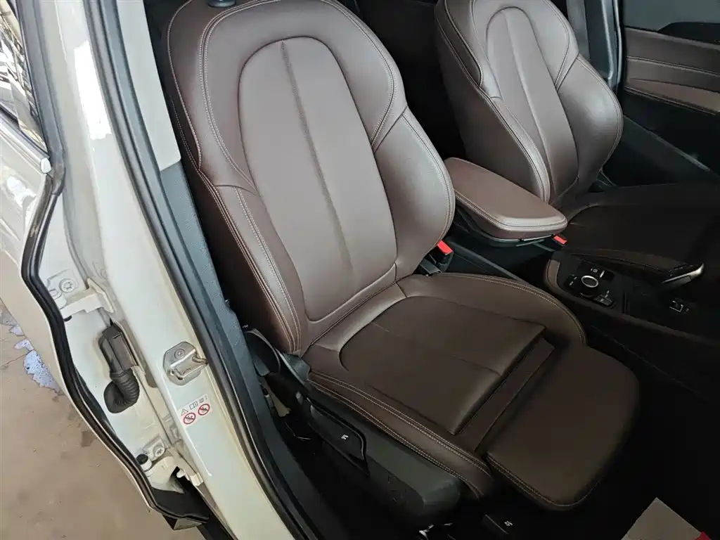 BMW X1 2020 sDrive20Li Fashion Model фото 25