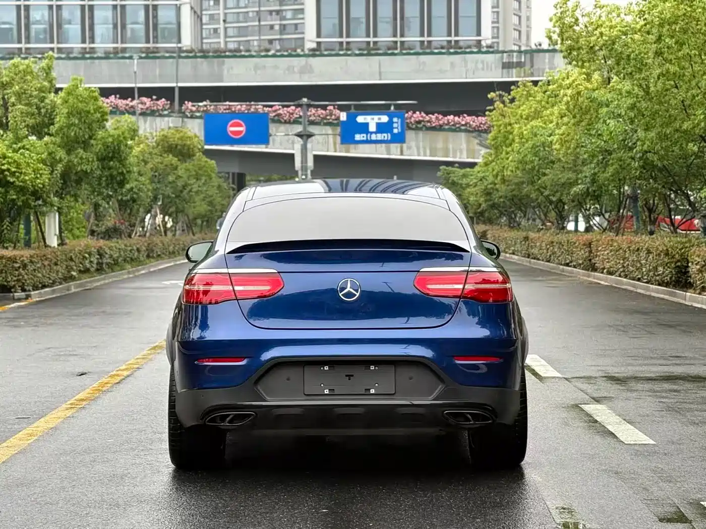 Mercedes-Benz GLC Coupe AMG 2017 AMG GLC 43 4MATIC Coupe SUV фото 6