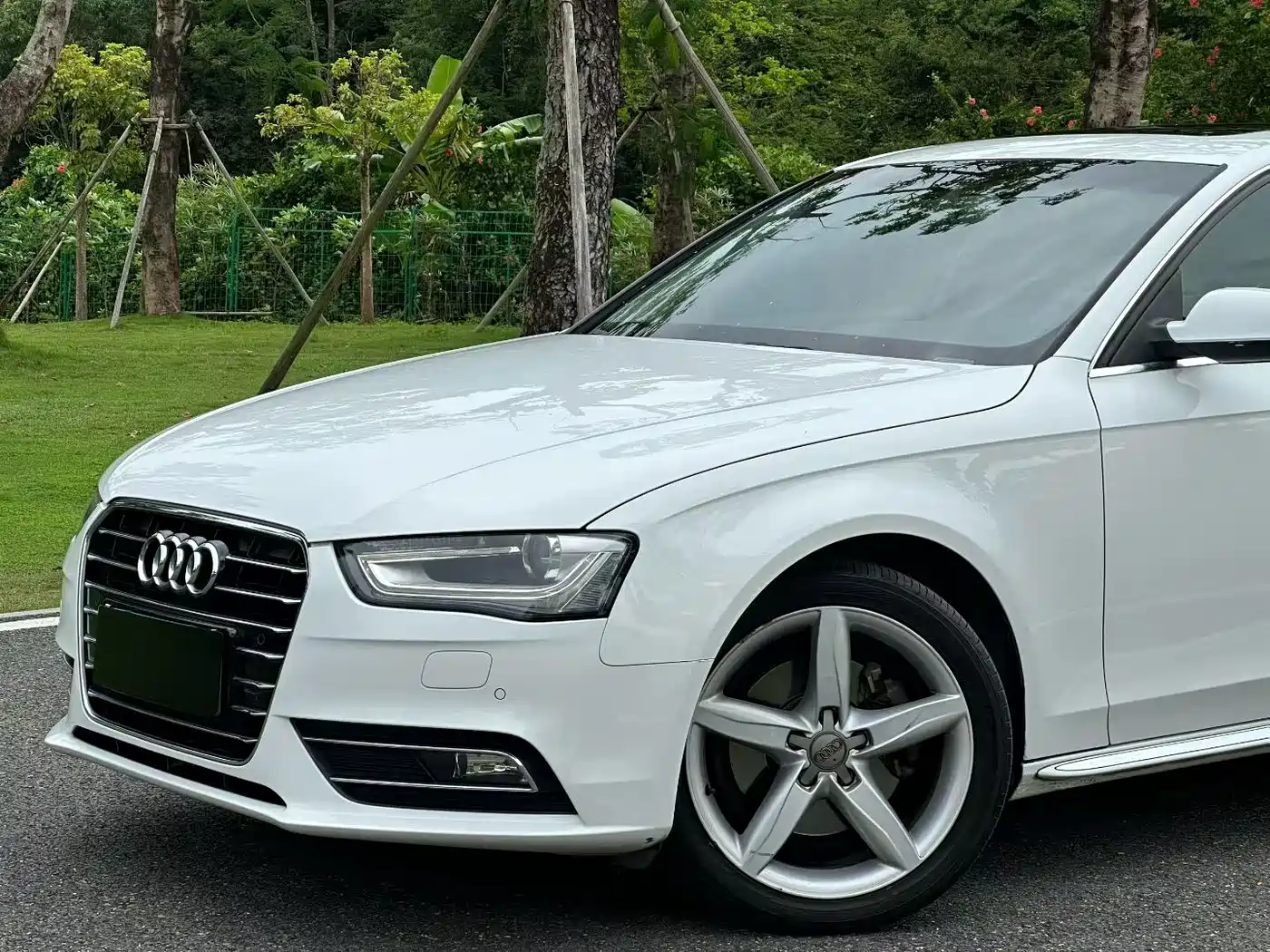 Photo 3 - Audi A4L