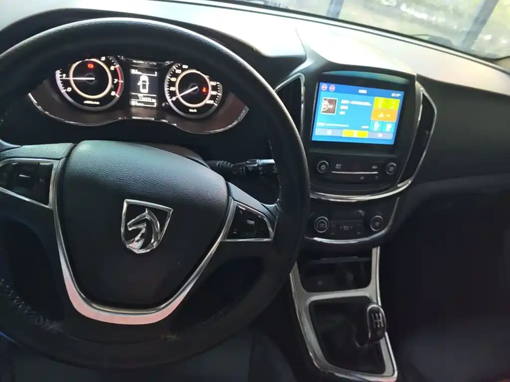 Baojun 560 2015 2015 1.8L Manual Elite