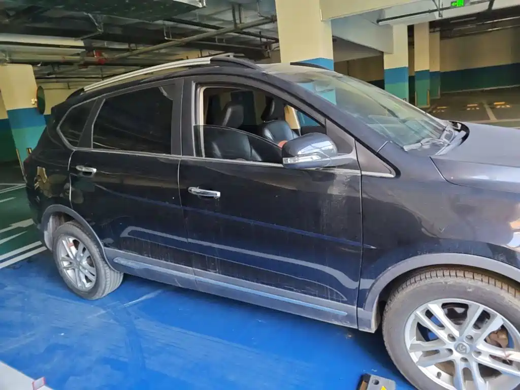 Фото 26 - Baojun 560