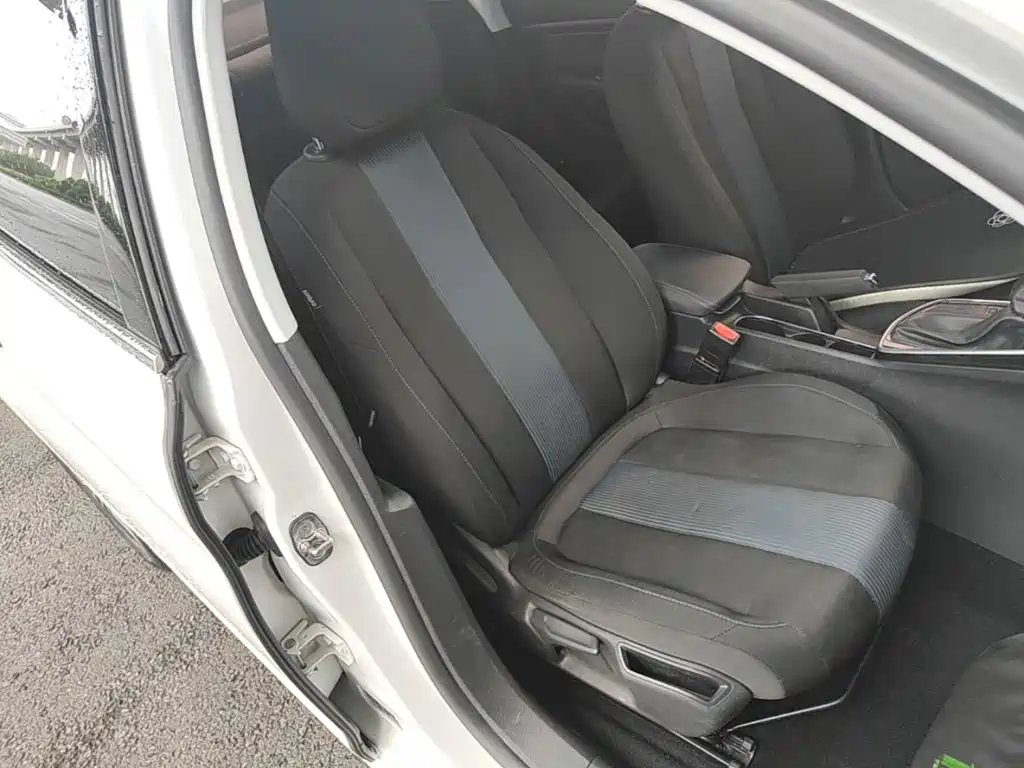Peugeot 308 2018 2018 1.6L Auto Luxury Edition