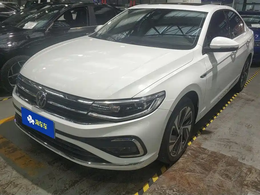 Volkswagen Bora 2023 300TSI DSG Premium Edition