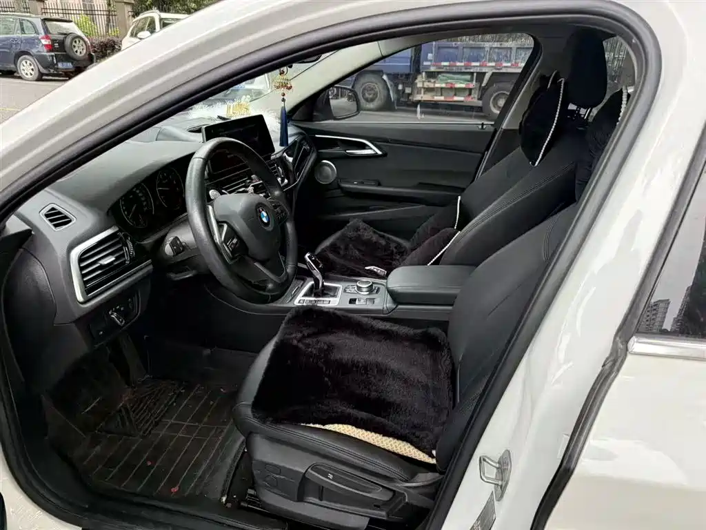 BMW 1 Series 2020 Model 120i M Sport Package фото 6