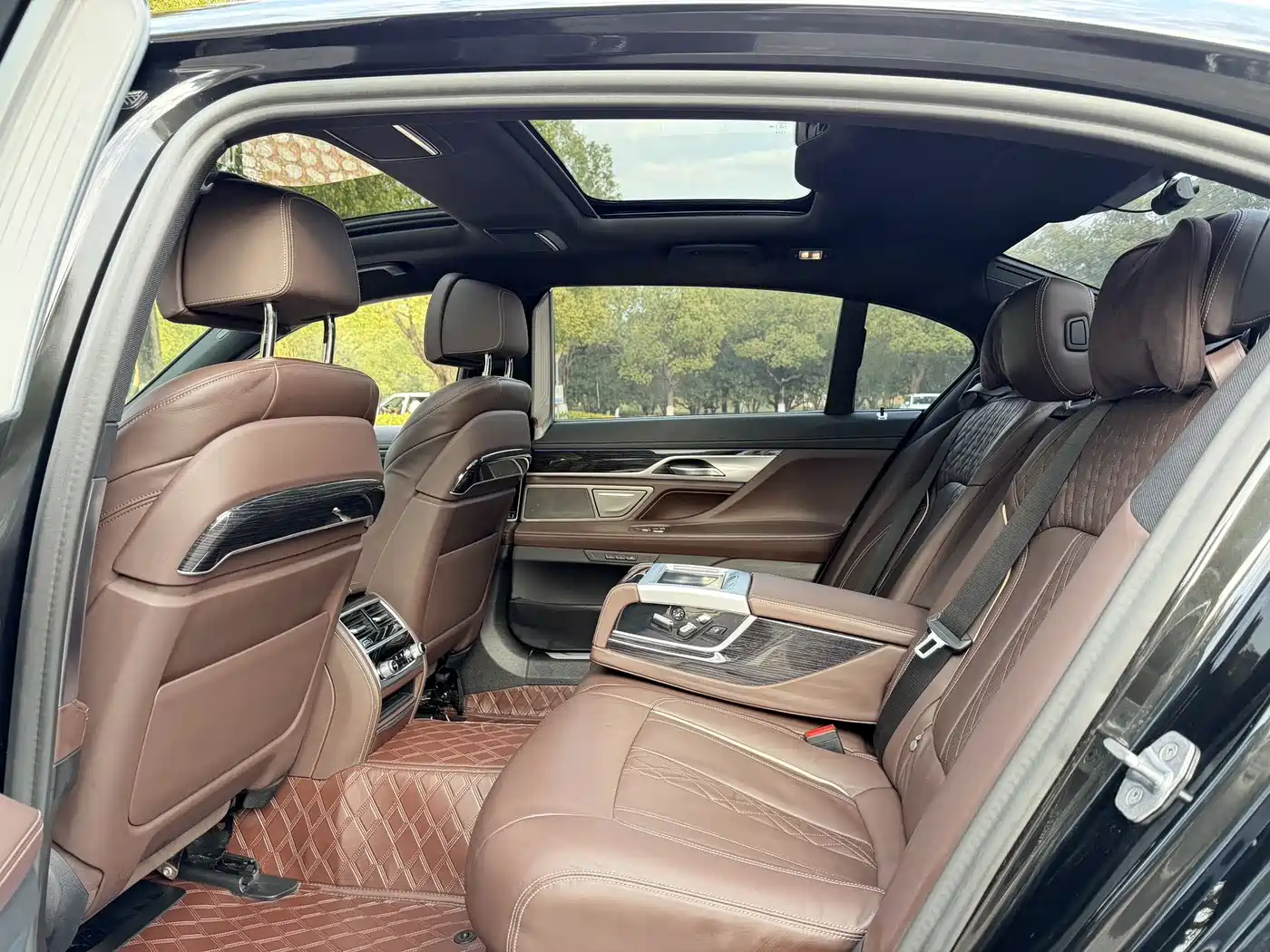 BMW 7-SERIES