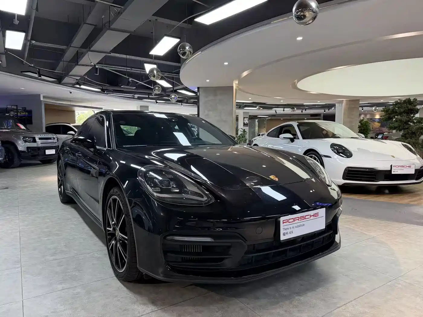 Фото 3 - Porsche Panamera