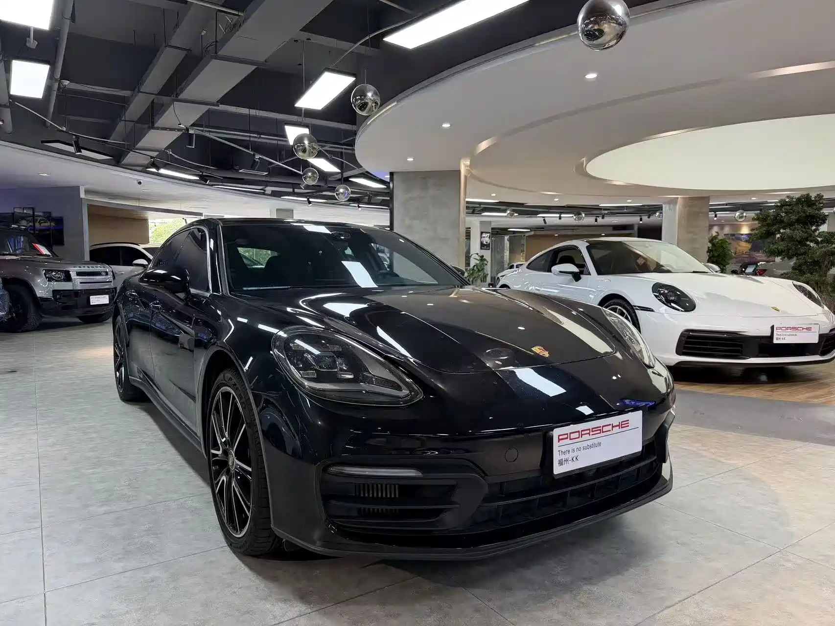 Фото 3 - Porsche Panamera