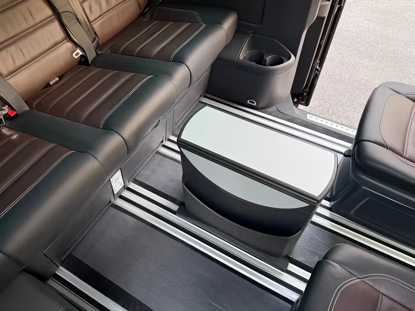 Volkswagen Multivan 2016 2.0TSI 4WD Prestige 7-Seater фото 19
