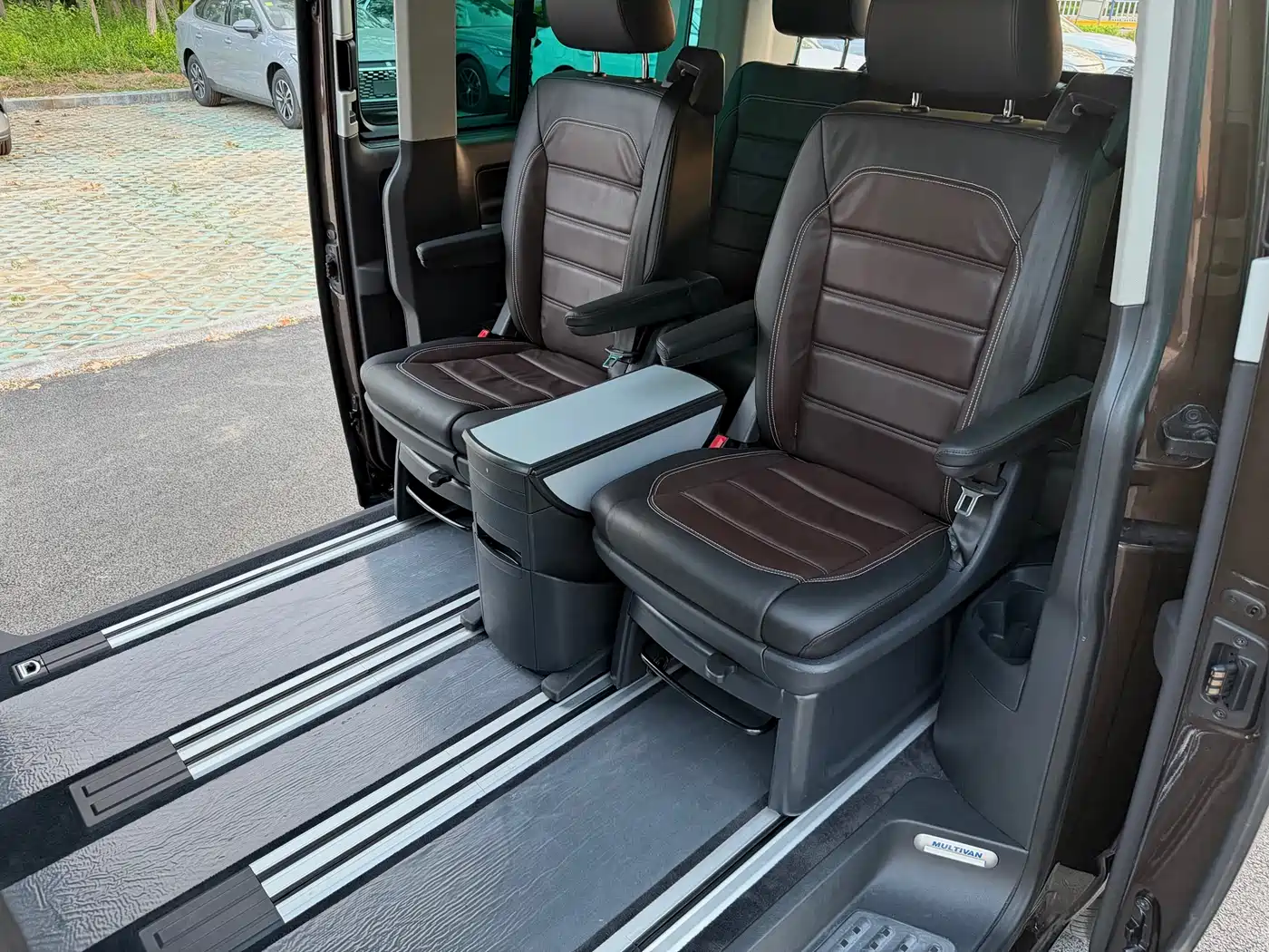 Volkswagen Multivan 2016 2.0TSI 4WD Prestige 7-Seater фото 15