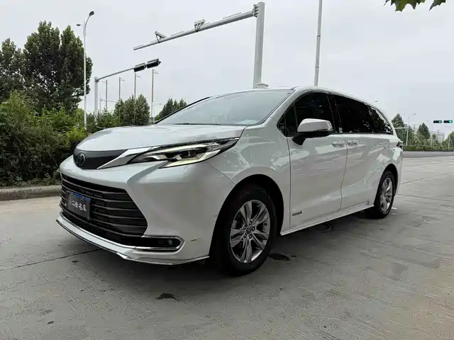 Toyota Sienna 2.5L, гибрид, Комфорт