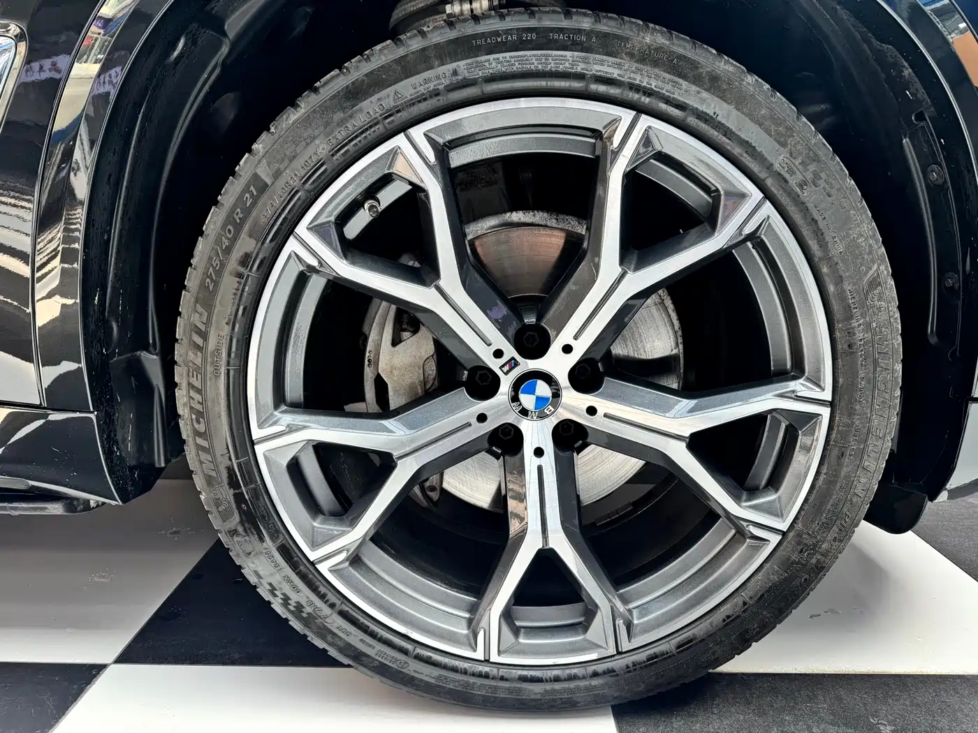 BMW X5 2022 Model xDrive 40Li M Sport Package фото 5
