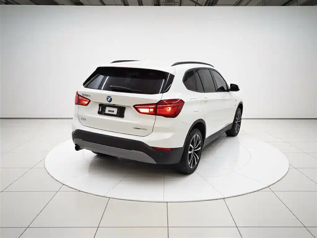 BMW X1 2019 sDrive18Li Fashion Model фото 5