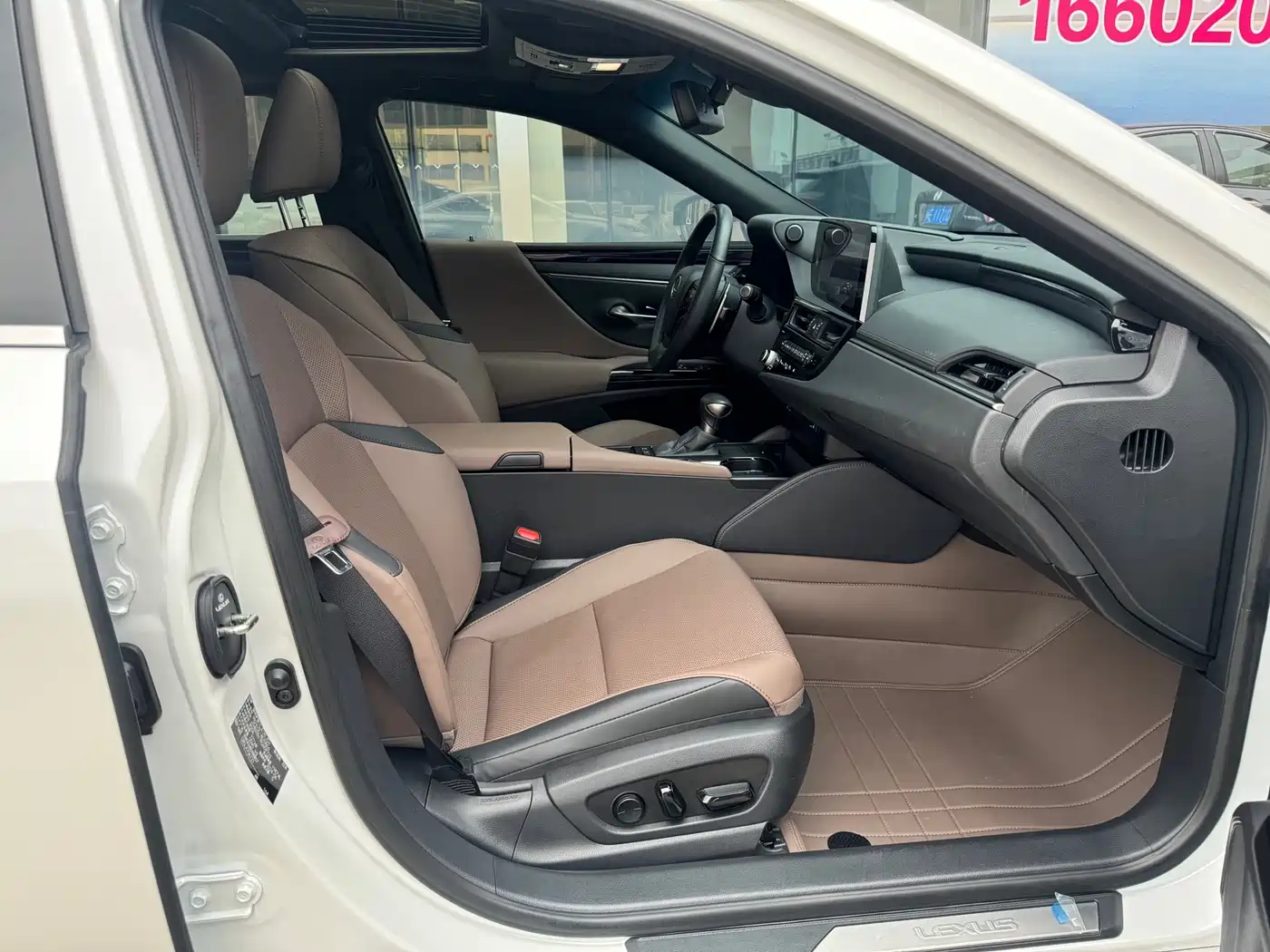 Lexus ES 2023 200 Excellence Edition фото 4