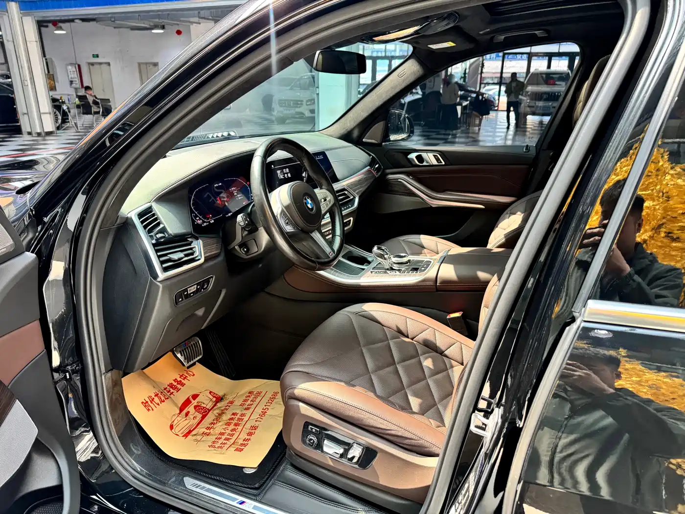 BMW X5 2022 Model xDrive 40Li M Sport Package фото 15