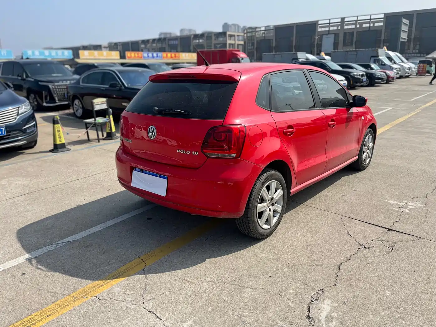 Volkswagen Polo 2013 1.6L Automatic Comfort Edition фото 4