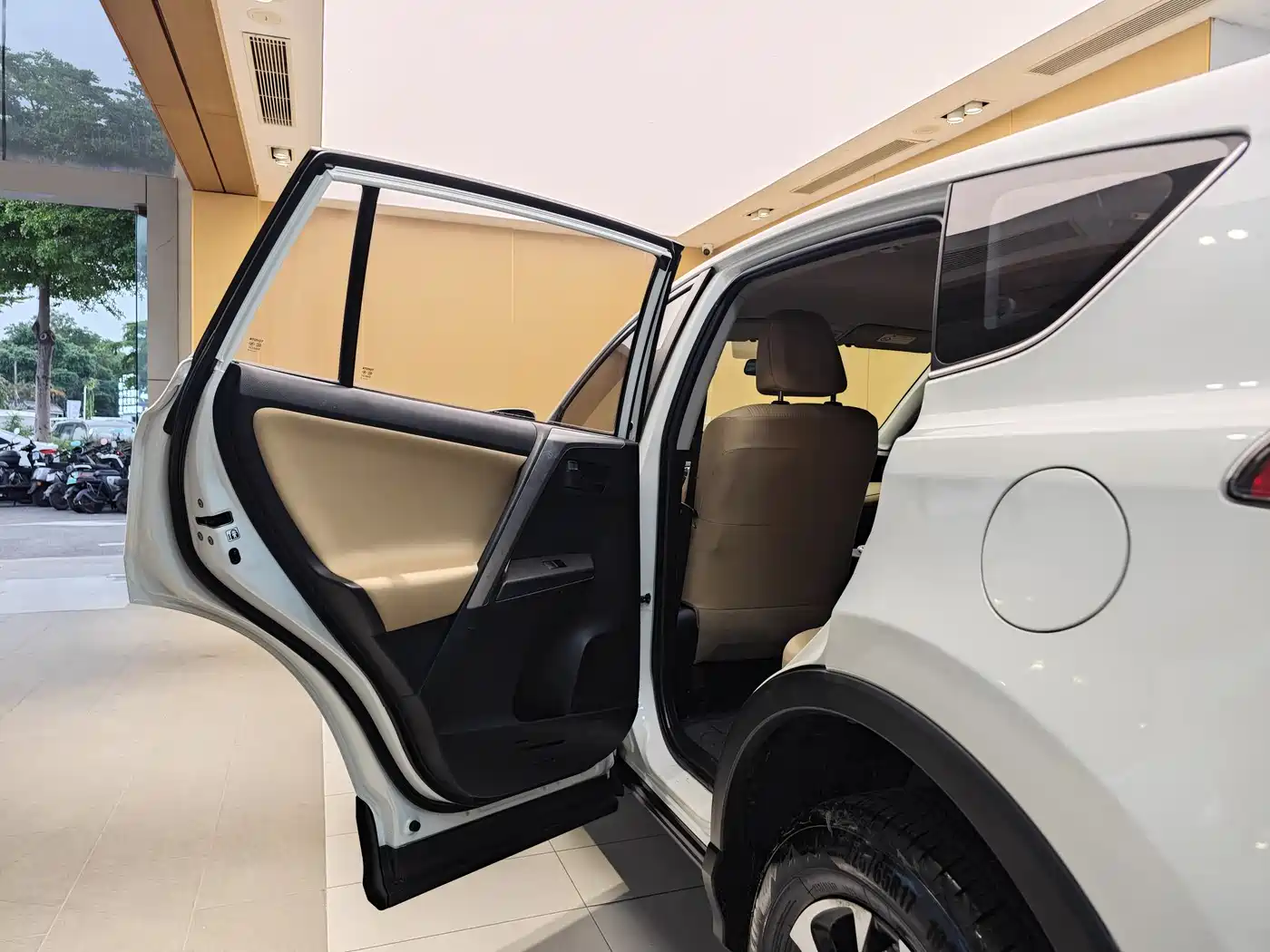 Toyota RAV4 Rongfang 2016 2.0L CVT 2WD Urban (China V) фото 20