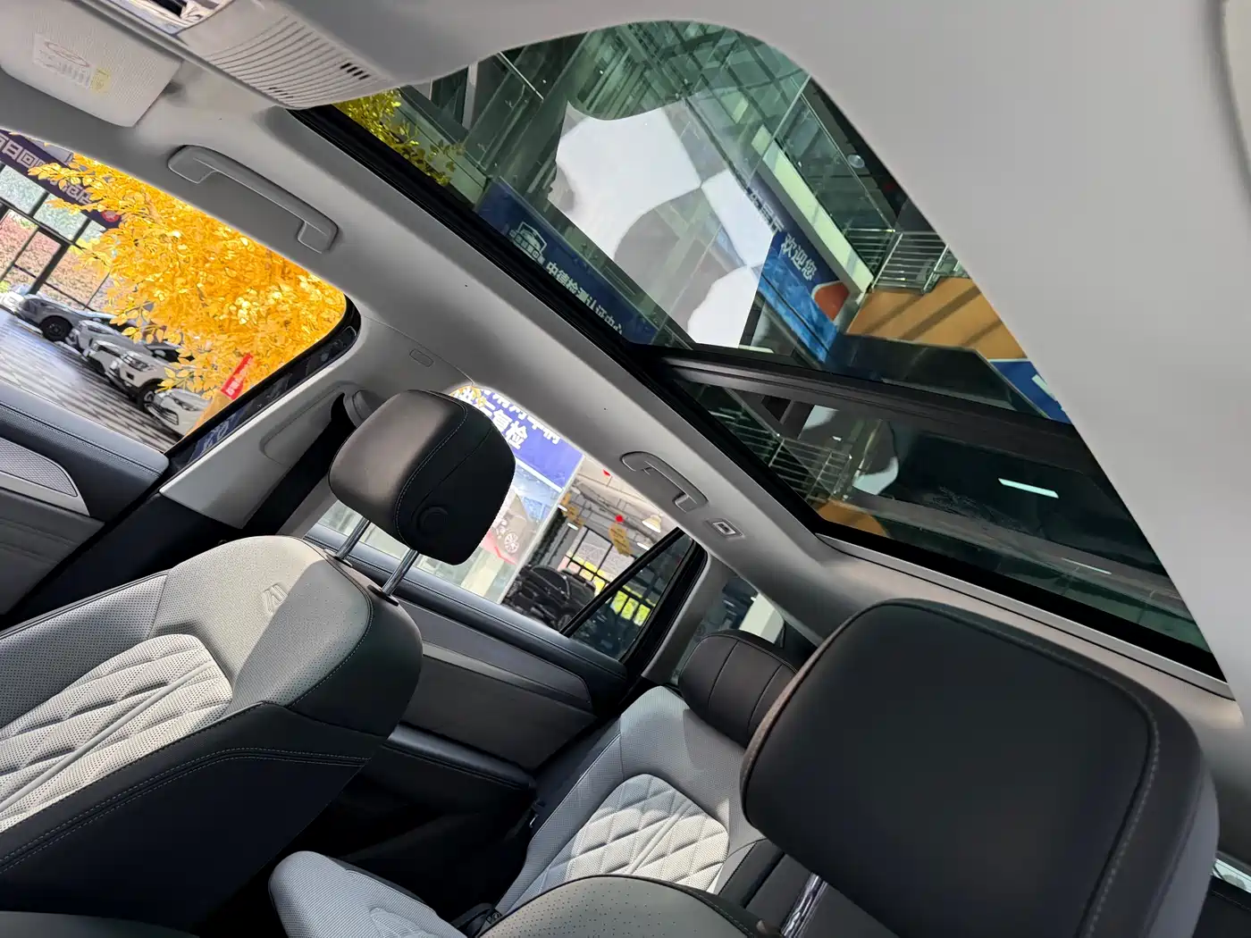 Volkswagen Talagon 2024 Model 380TSI 4WD R-Line Grand Touring Edition фото 8