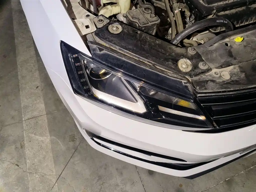 Volkswagen Sagitar 2018 280TSI DSG Spark Edition фото 7