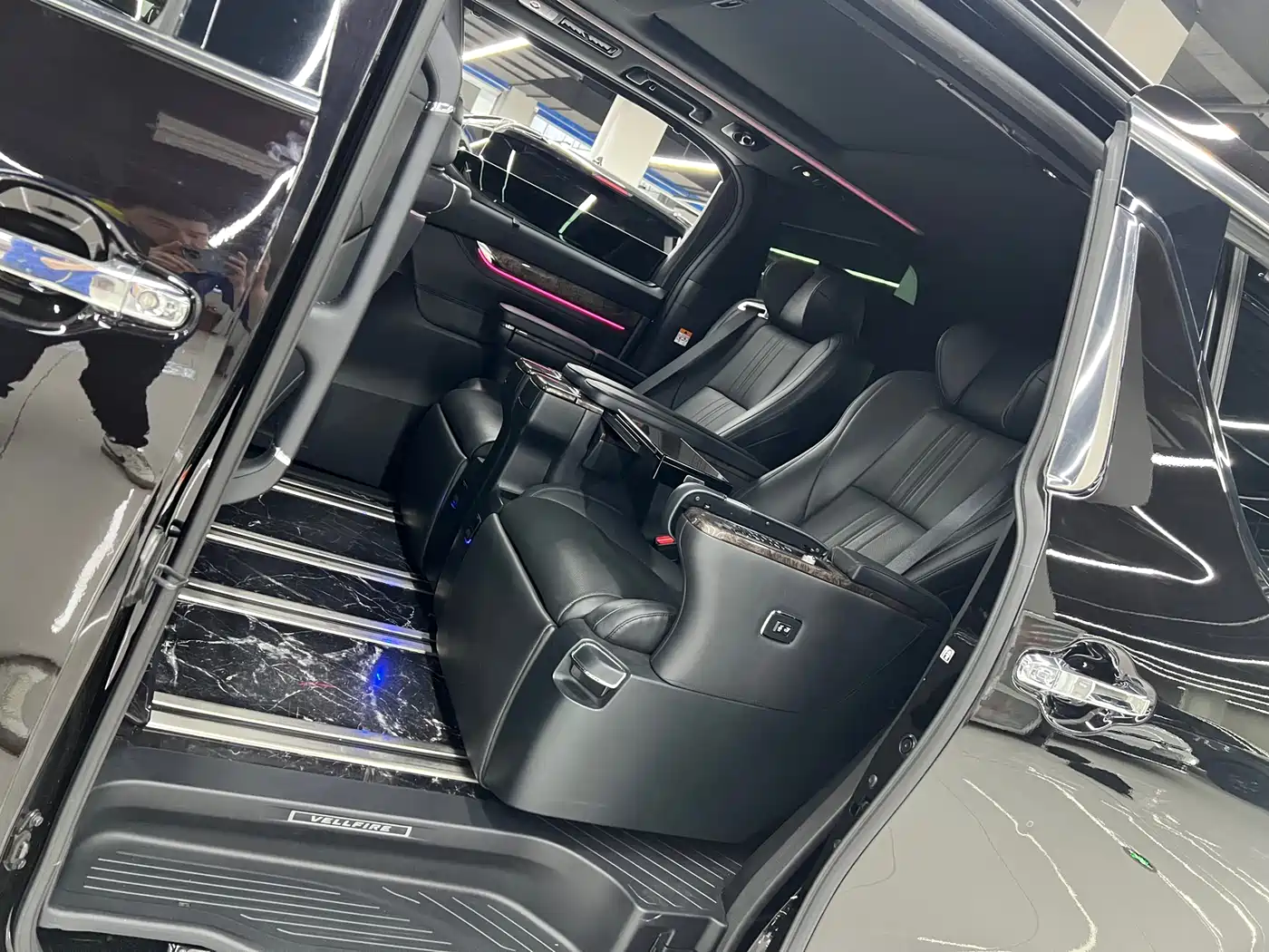 Toyota Vellfire 2021 Crown Hybrid 2.5L HV Premium Edition фото 11