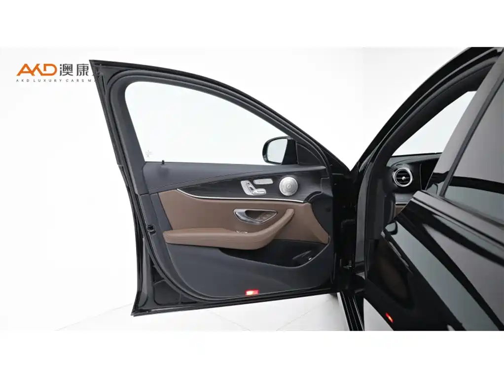 Фото 10 - Mercedes-Benz E-Class (Import)
