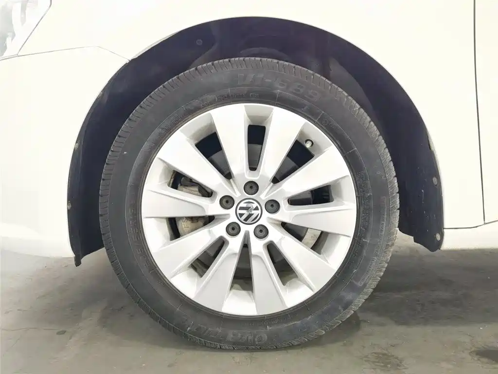 Volkswagen Lavida 2013 Facelift Classic 1.6L Automatic Comfort фото 17