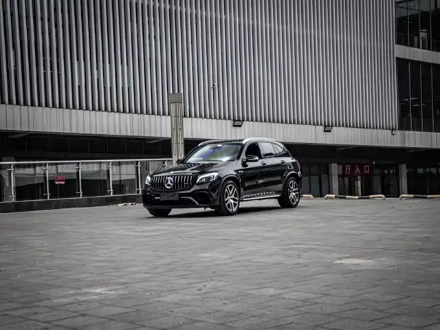 MERCEDES-BENZ GLC AMG