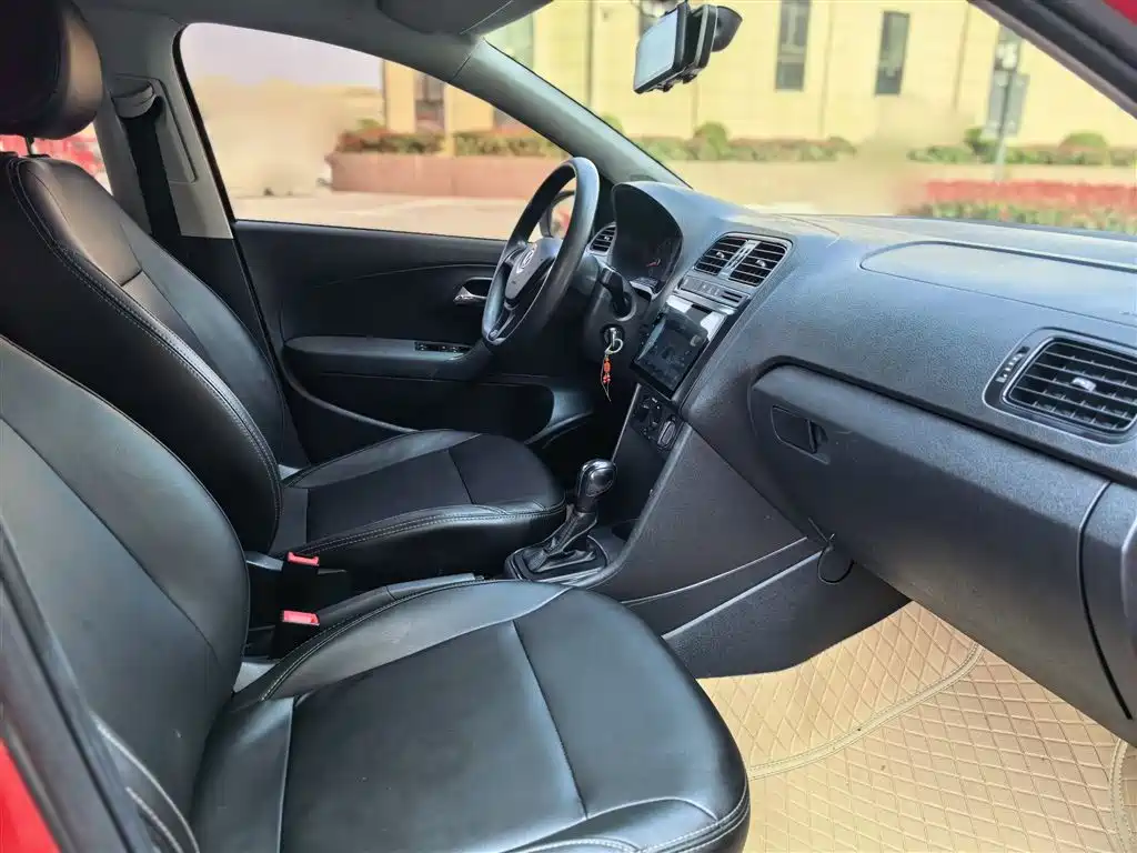 Volkswagen Polo 2018 1.5L Auto Safe Drive фото 12