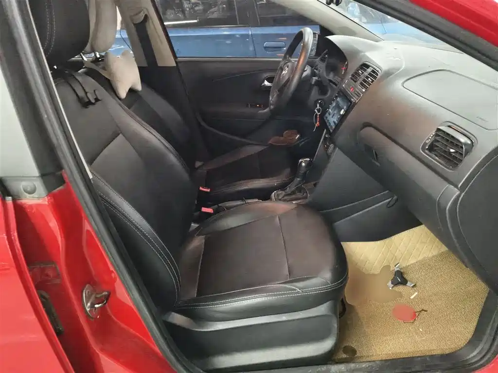 Volkswagen Polo 2018 1.5L Auto Safe Drive фото 17