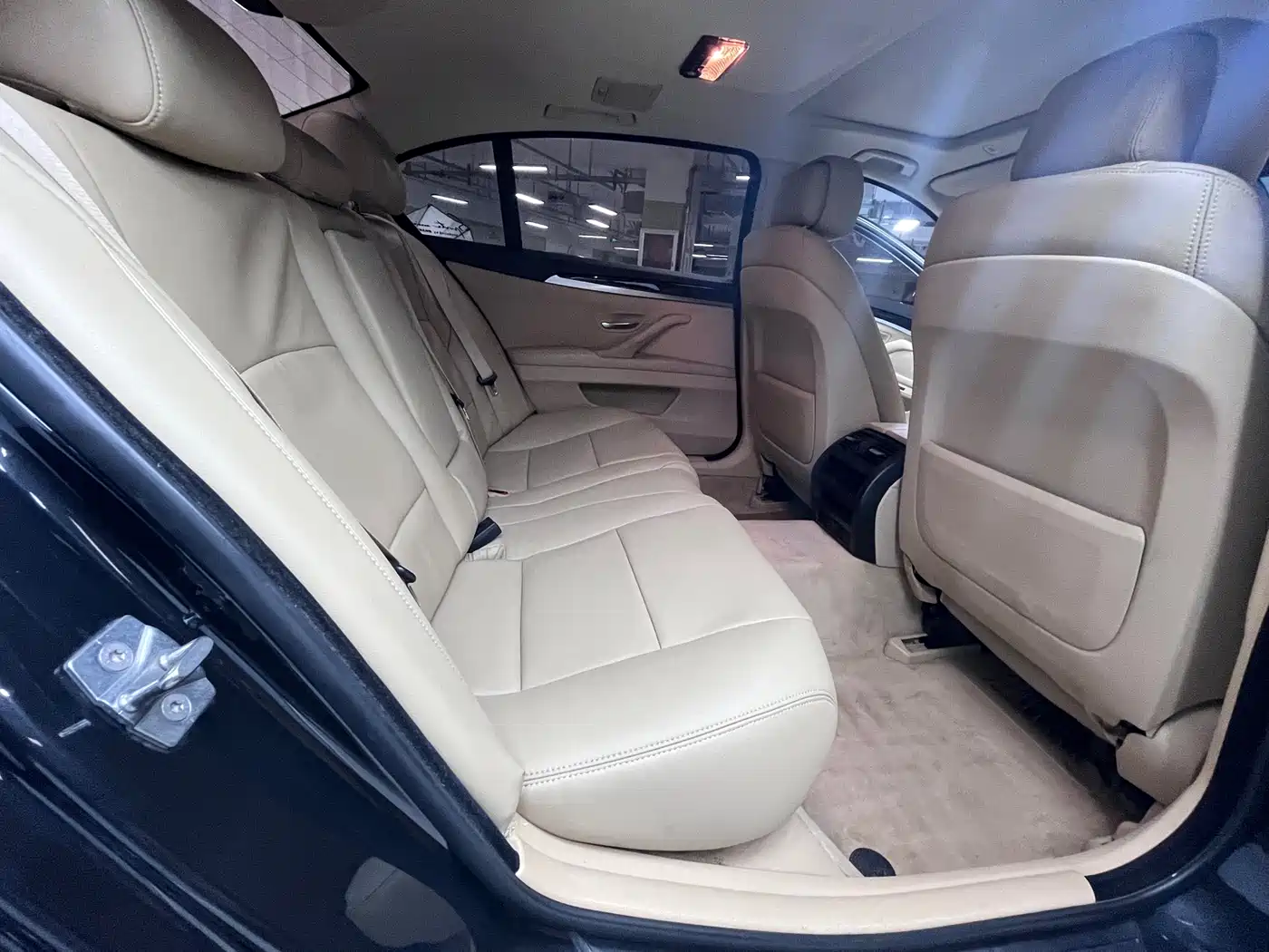 BMW 5 Series 2012 530Li Leadership фото 7
