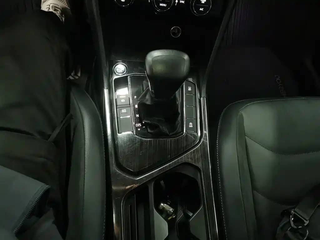 Volkswagen Tiguan L 2019 Facelift 330TSI Auto 2WD Panorama Comfort China VI фото 14