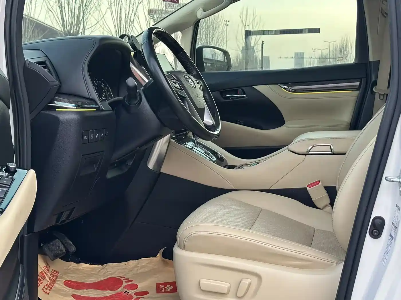 Toyota Vellfire 2020 Hybrid 2.5L Black Gold Limited Edition фото 12