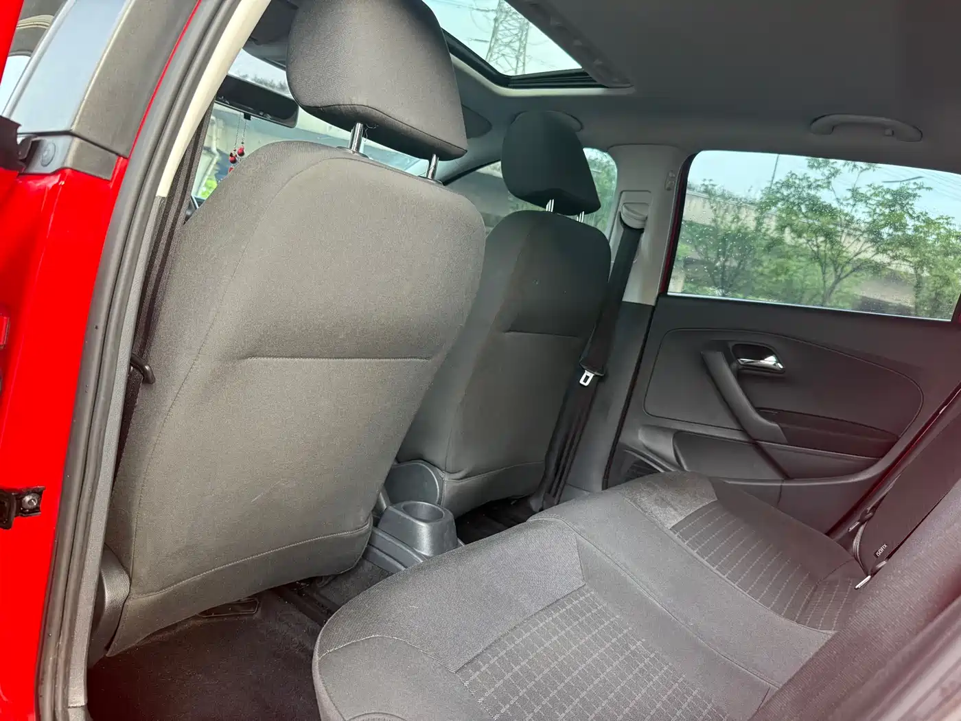 Volkswagen Polo 2016 1.6L Automatic Comfort фото 9