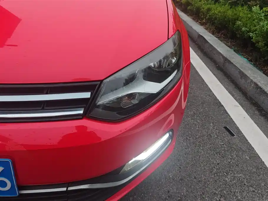 Volkswagen Polo 2016 1.4L Manual Trend фото 5