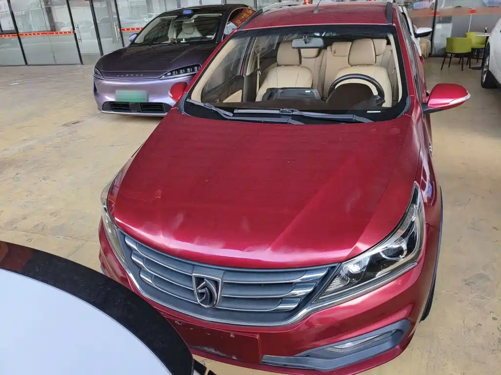 Baojun 310W 2018 2017 1.5L Manual Fashion Edition (China V)