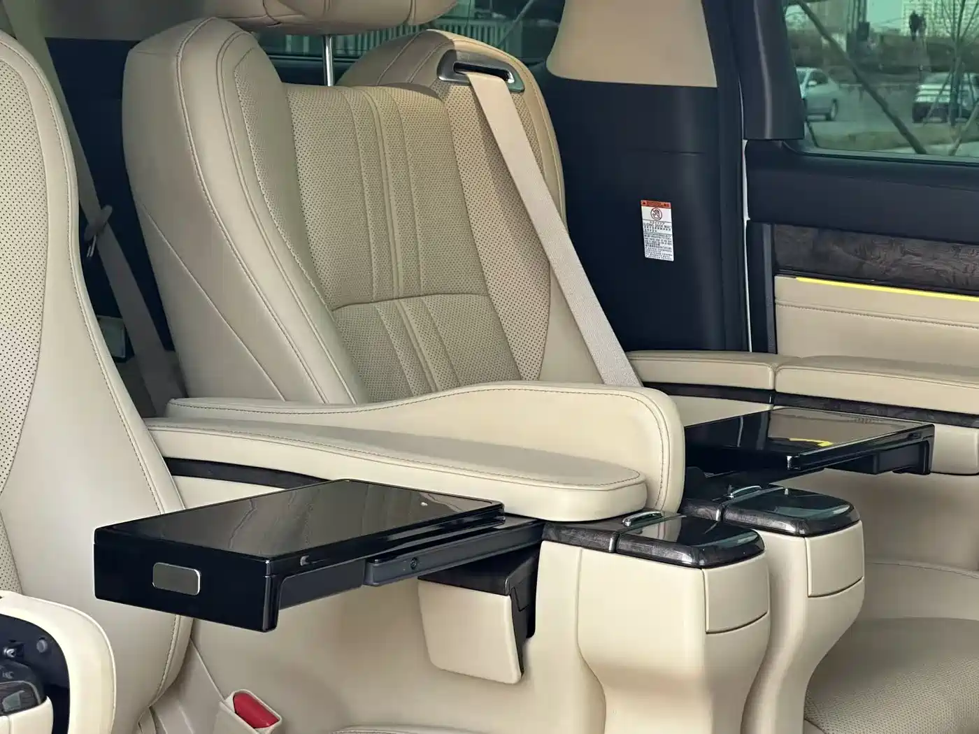 Toyota Vellfire 2020 Hybrid 2.5L Black Gold Limited Edition фото 10