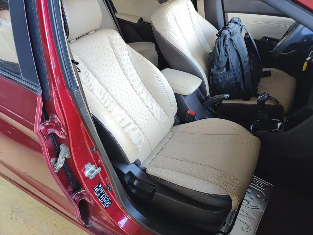 Baojun 310W 2018 2017 1.5L Manual Fashion Edition (China V)