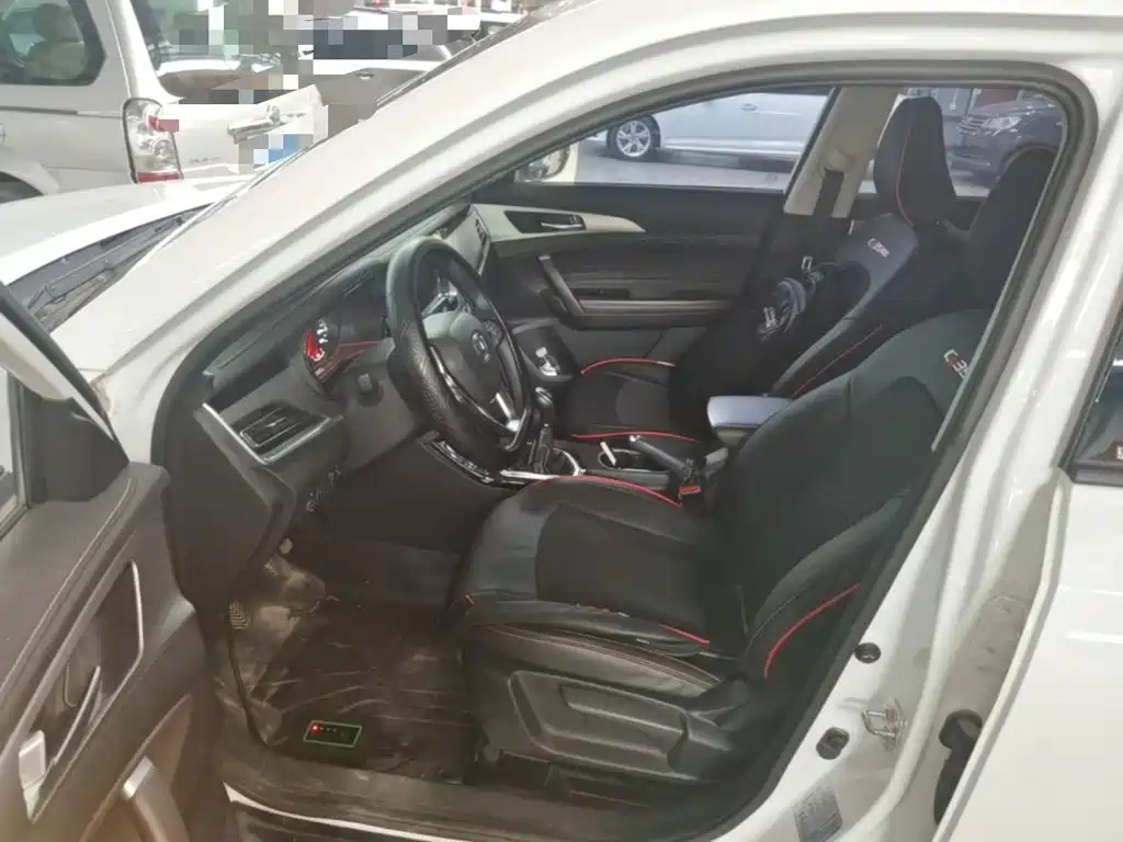 Changan CS35 PLUS 2018 2018 1.6L Manual Smooth Connect China V