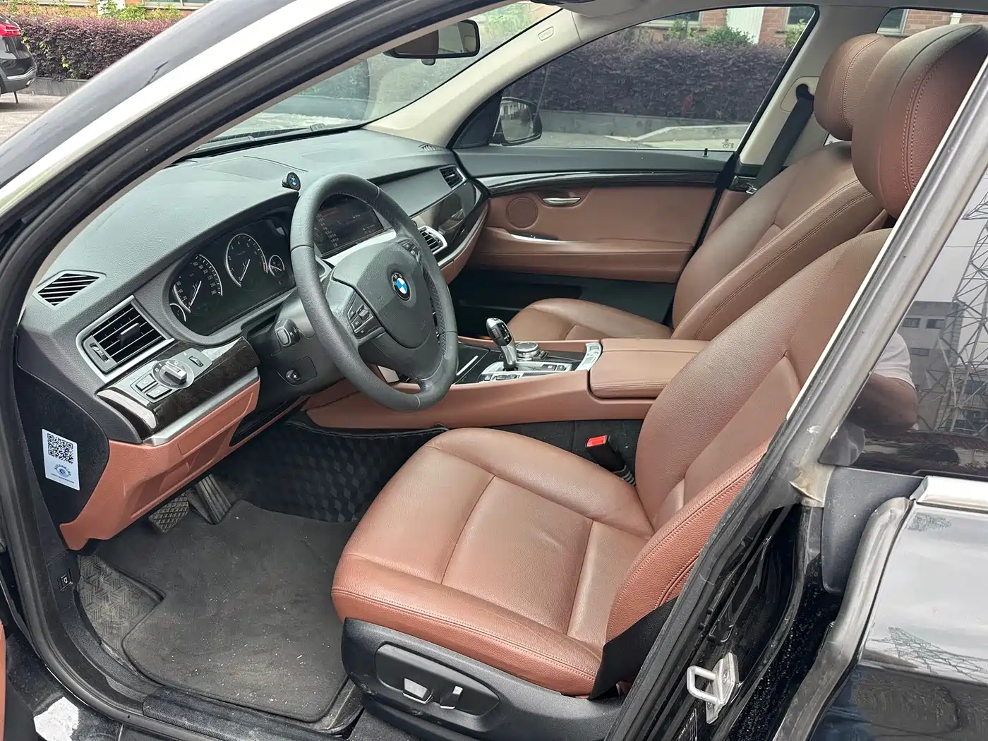BMW 5 Series GT 2015 528i Leading фото 15