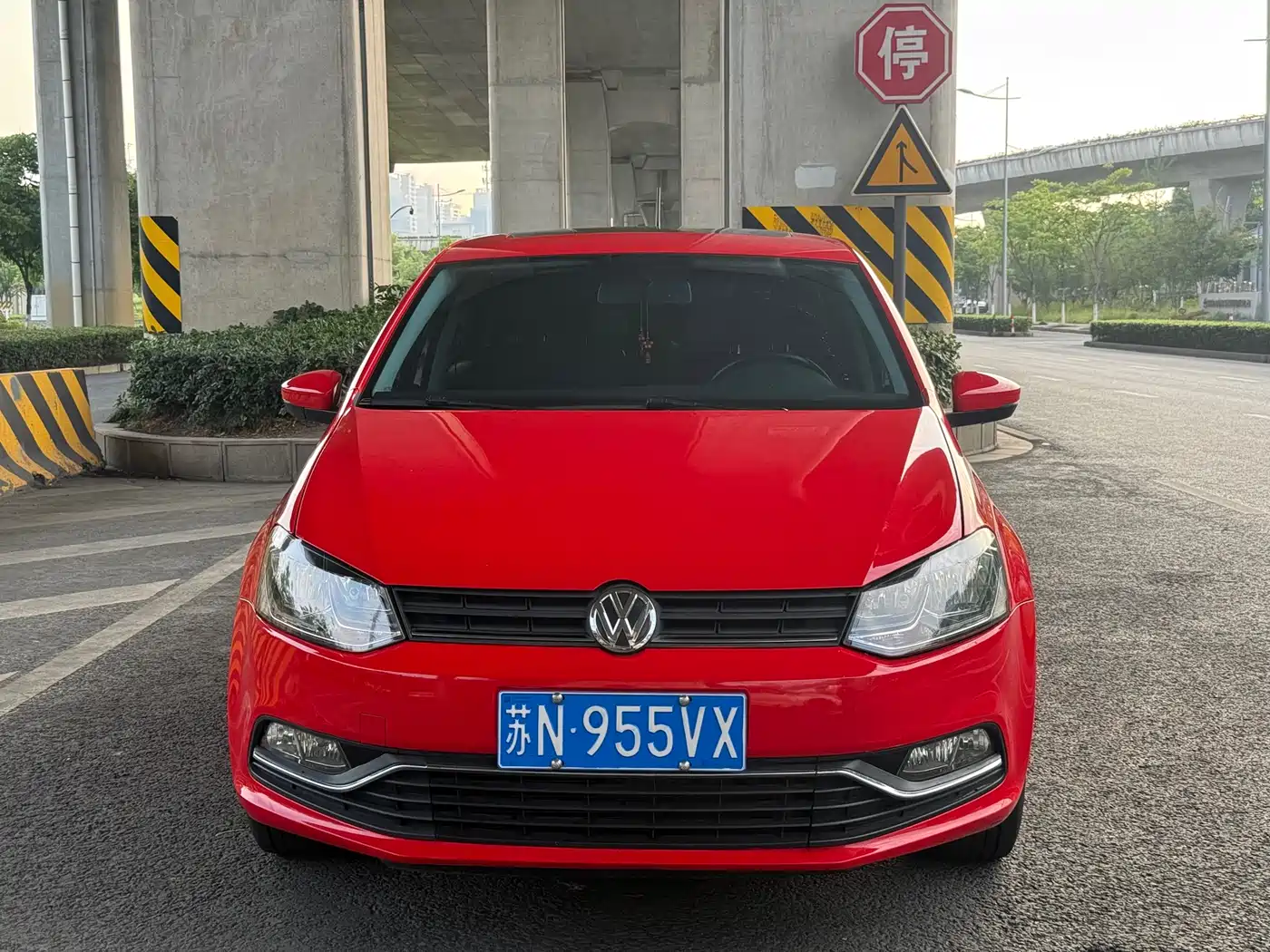 Volkswagen Polo 2016 1.6L Automatic Comfort фото 2