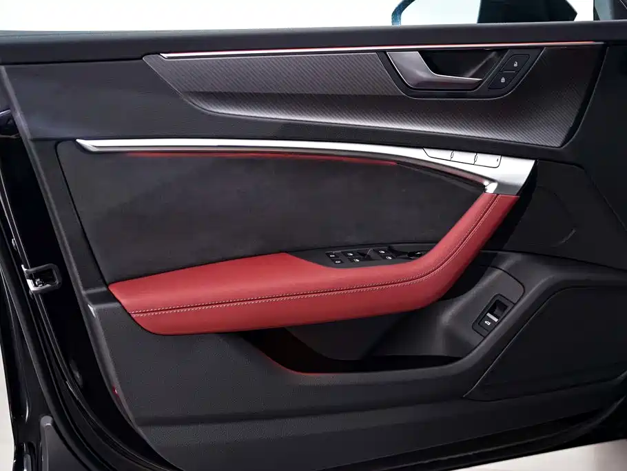 Фото 17 - Audi A7L