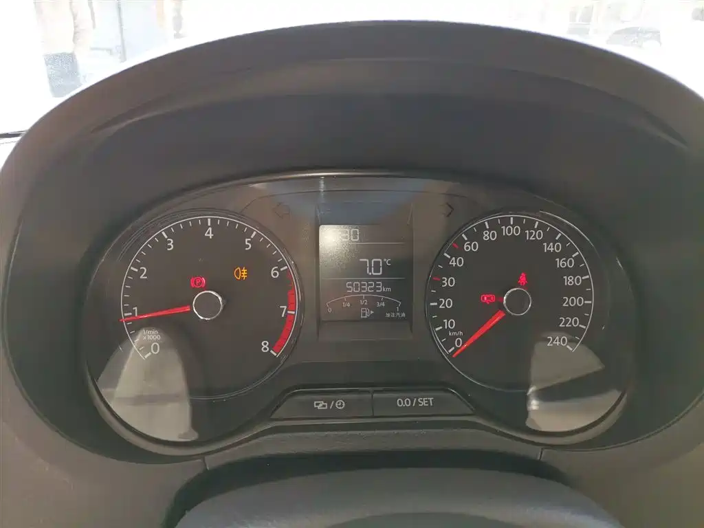 Volkswagen Polo 2016 1.4L Manual Trend фото 12