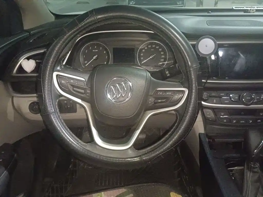 Photo 11 - Buick Excelle