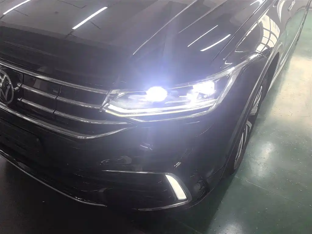 Volkswagen Tiguan L PHEV 2022 430PHEV Plug-in Hybrid Premium фото 18
